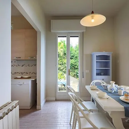 Сasa de vacaciones Lovely With Amazing Views! - Casa Laura Stresa