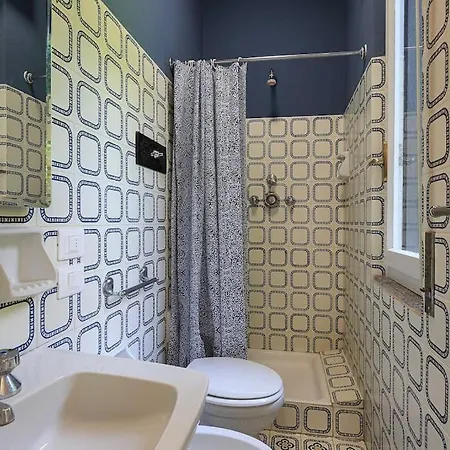 Сasa de vacaciones Lovely With Amazing Views! - Casa Laura